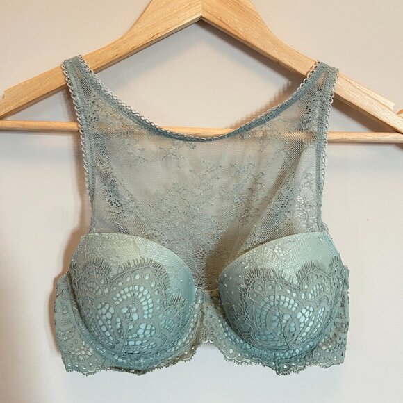Victoria's Secret Lace Bra - Picture 1 of 3